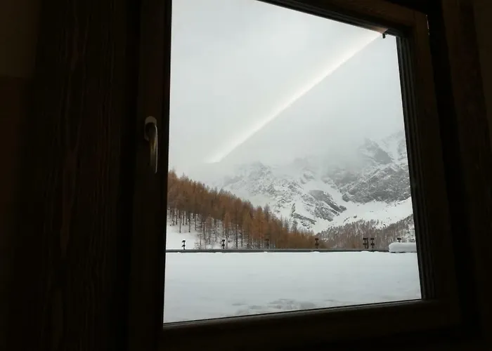 Cervinia In Out - On The Slopes *