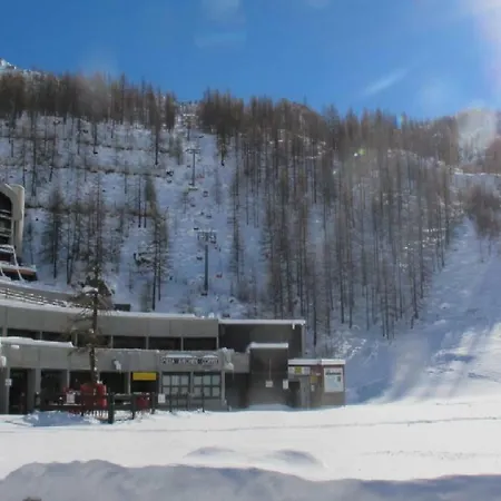 Cervinia In Out - On The Slopes * بيريوِل تْشيرفينيا