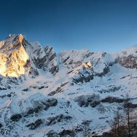 Cervinia In Out - On The Slopes * بيريوِل تْشيرفينيا