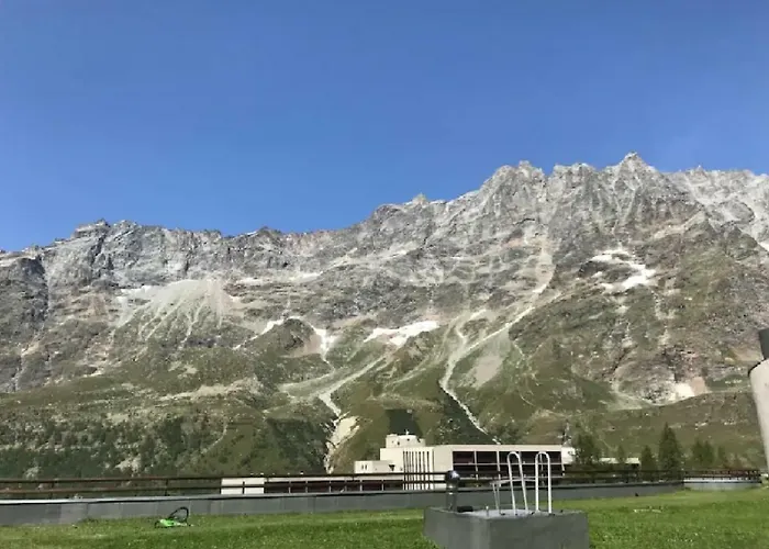 Cervinia In Out - On The Slopes Apartment *